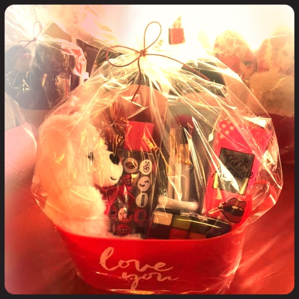 Valentine’s Day basket